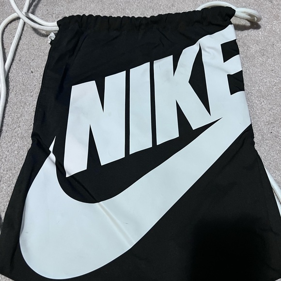 Nike Black and White Logo Drawstring Backpack - Picture 1 of 2